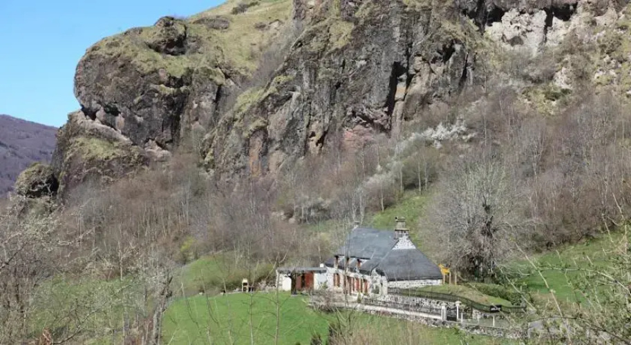Unique Luxury Farmhouse ****