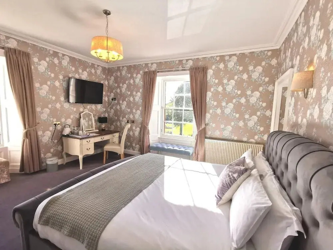 Lunan House Hotel