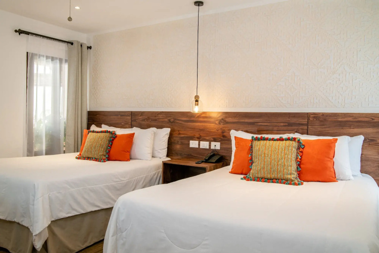 Las Camelias Inn
