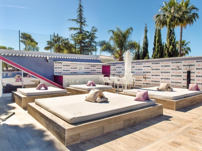 Deluxe Villa
