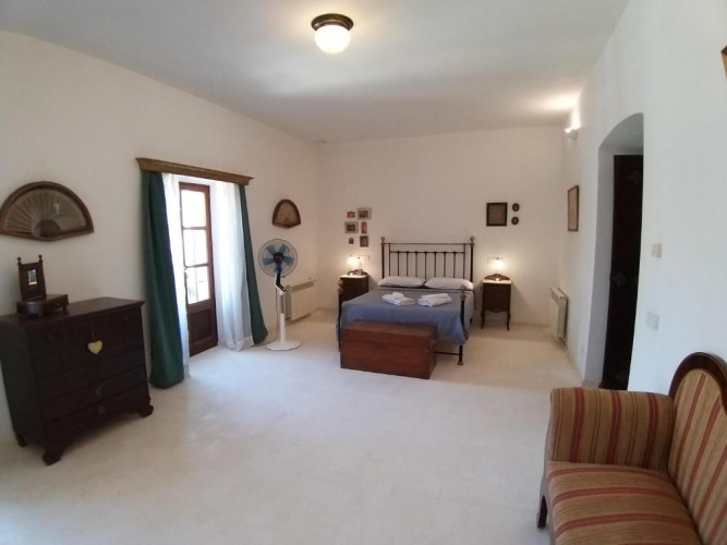5 Bedrooms Cottage