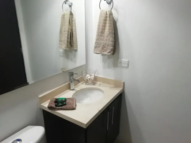 Spacious Apartment In The North Cali