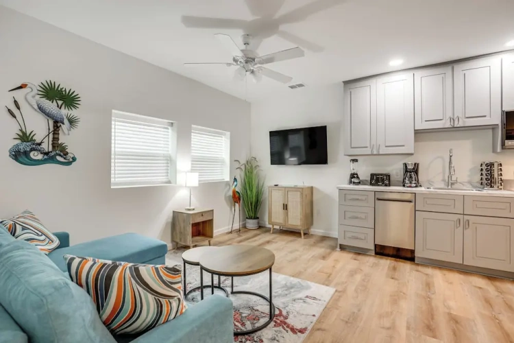 2 Bedrooms Apartment