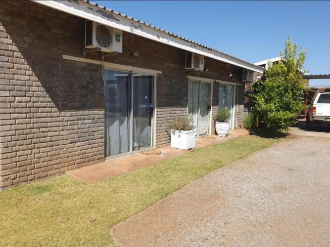 Chrisand Guesthouse