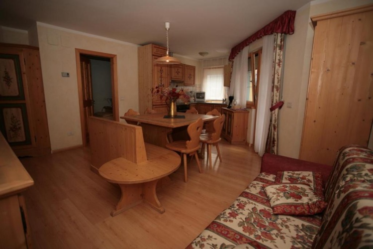 3 Bedrooms Apartment