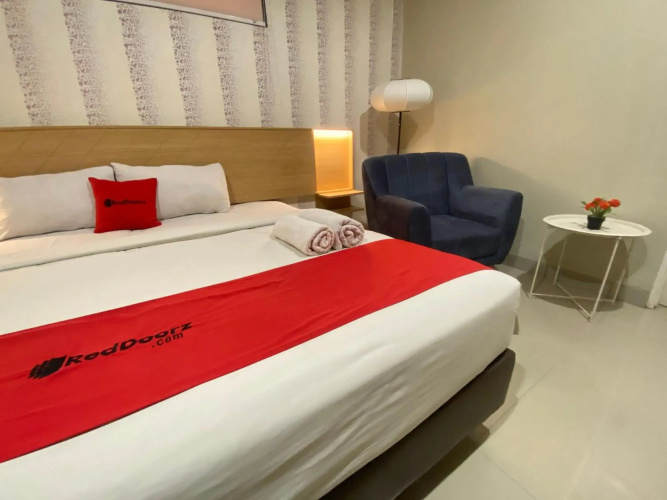 RedDoorz Plus @ Karapitan Street