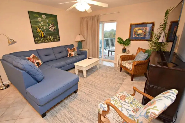 Grand Caribbean 113 by RedAwning