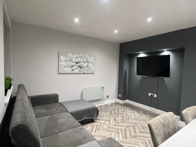 The Broadway Retreat With Parking