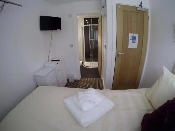 Deepcut Lodge Bed and Breakfast Self Service