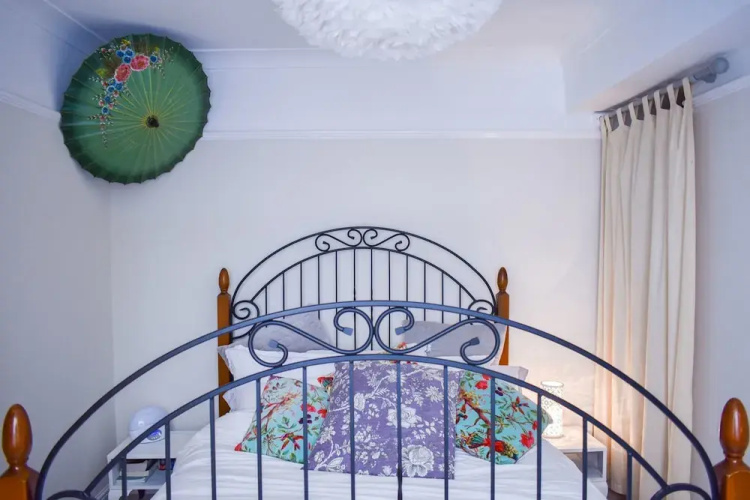 Vibrant and Quirky Garden Flat Central Brighton