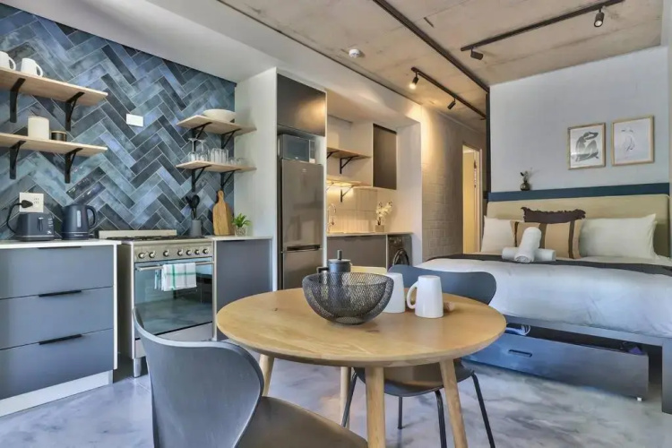 Ideal work from home,studio in new development!