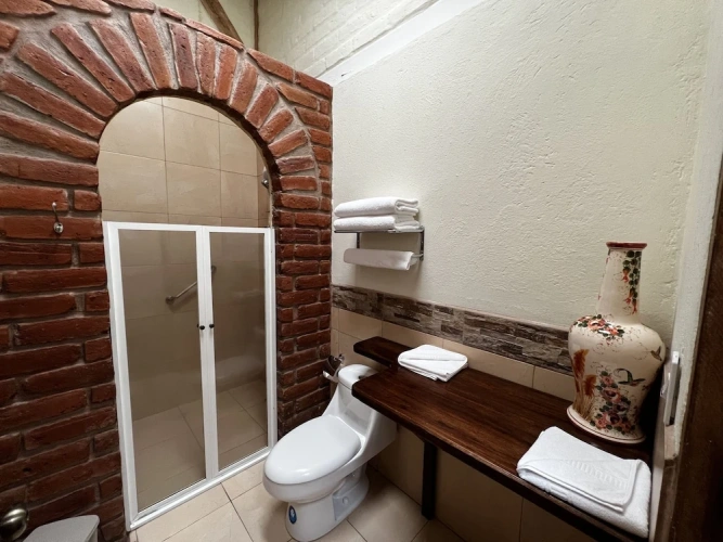 3 Bedrooms Luxury Double room with garden view