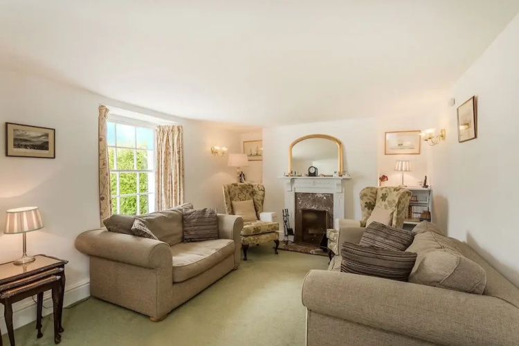 Apsley Cottage
