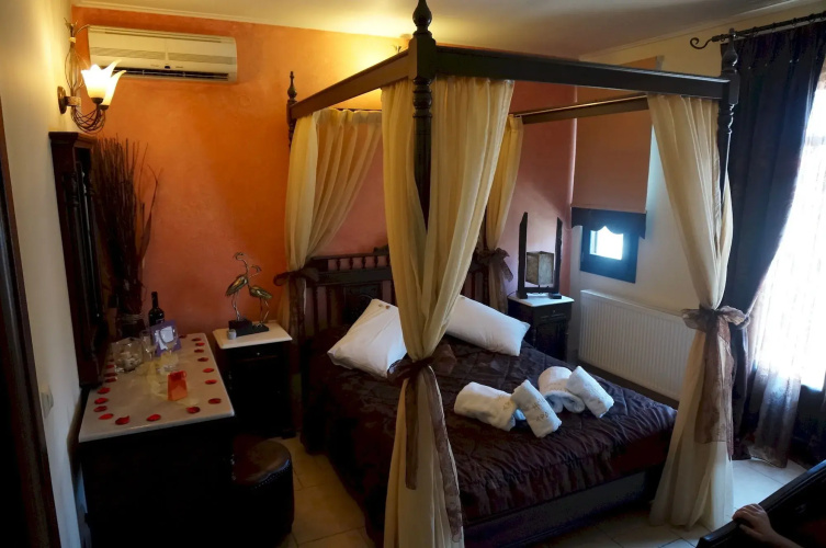 Epavlis Boutique Suites