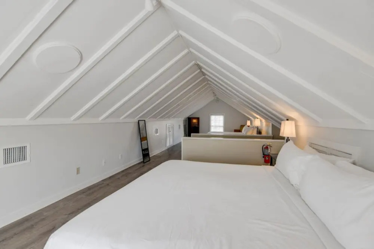 Duval Dream Loft by Brightwild Right on Duval