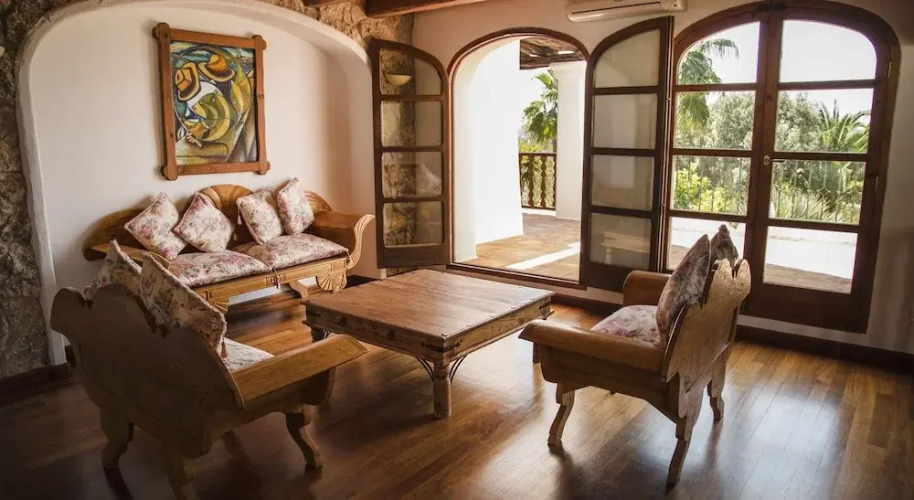 Villa Torres CaronOver view