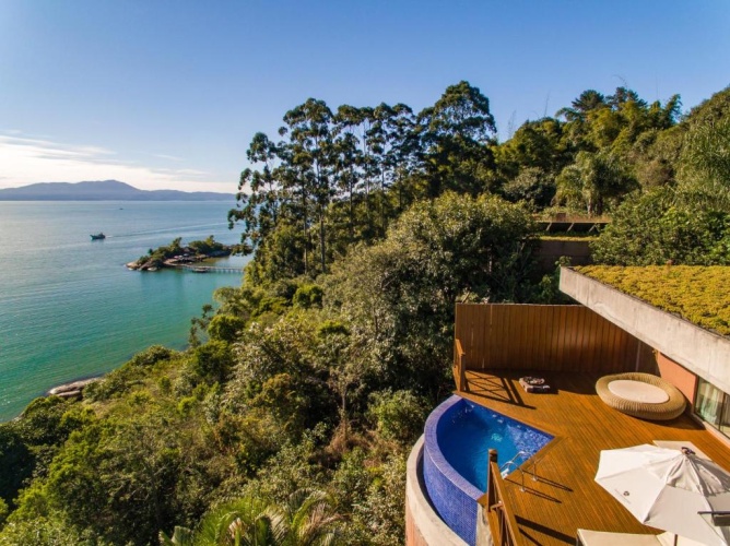 Bungalow with sea view