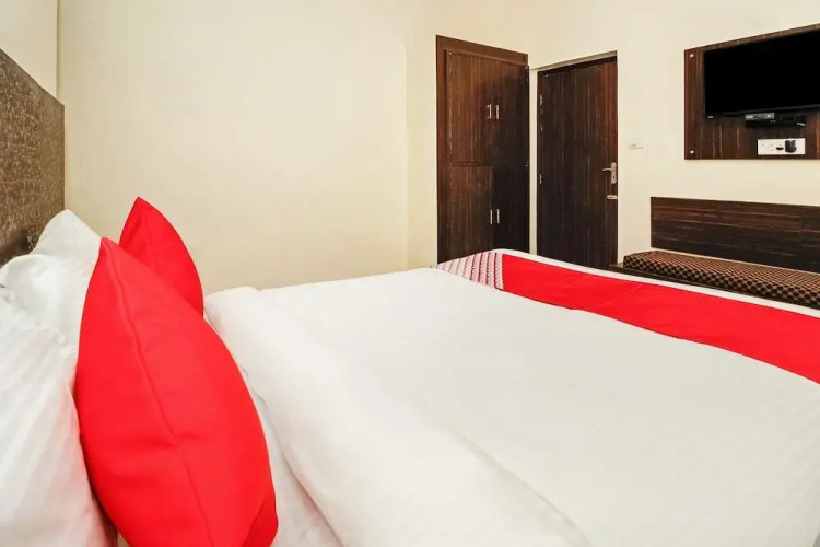 Hotel Summer Hill by OYO Rooms