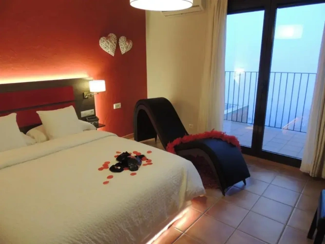 4 Bedrooms Cottage