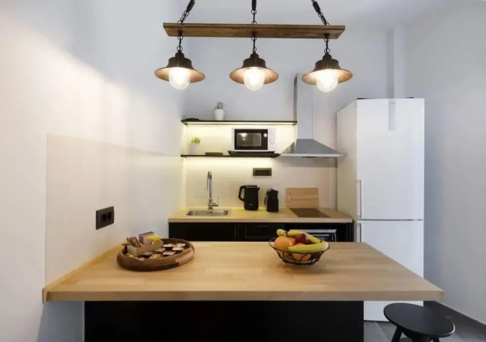 Atmospheric Apartment Near Acropolis by Cloudkeys