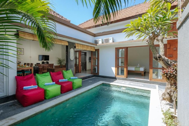 3 Bedrooms Sextuple Villa