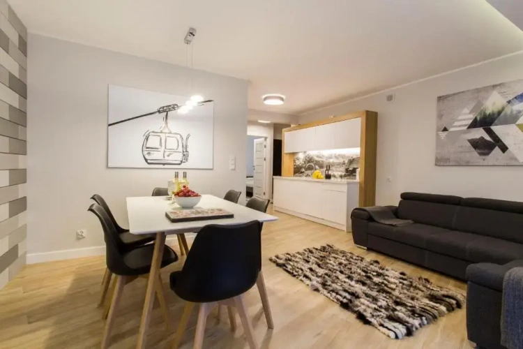 2 Bedrooms Apartment