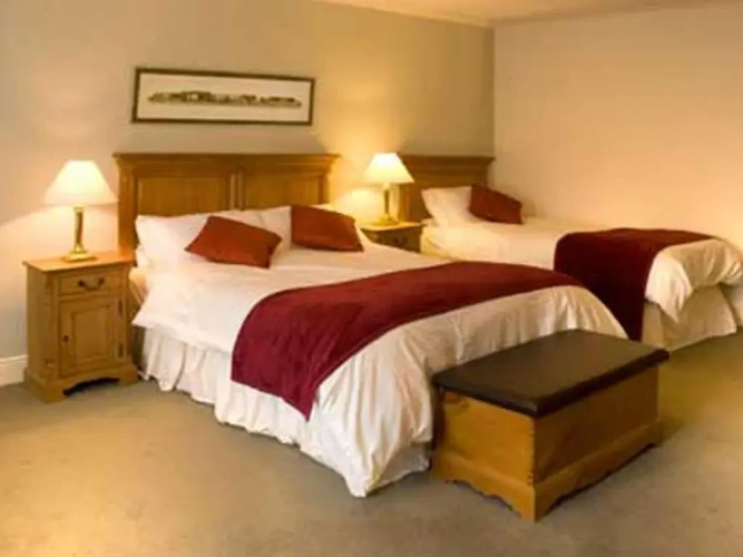 Standard Triple room