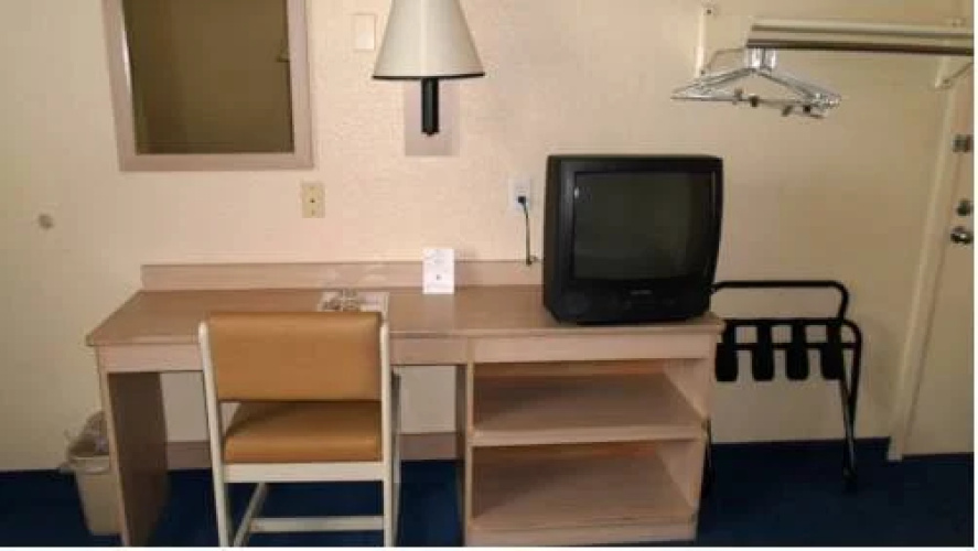 Motel 6 - Newark