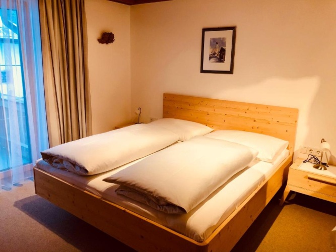 3 Bedrooms Apartment