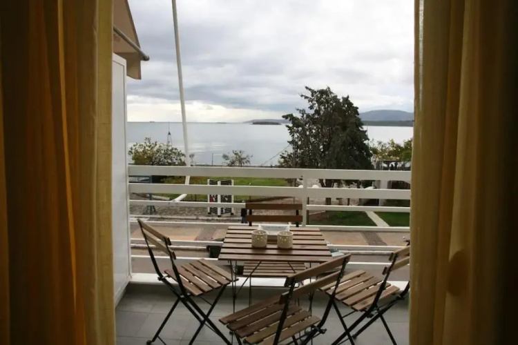 Lovely sea front apartment