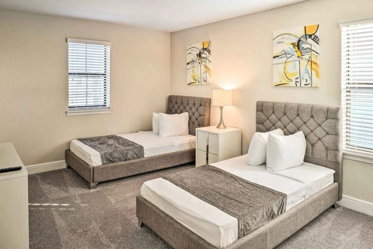 4 Bedrooms Cottage