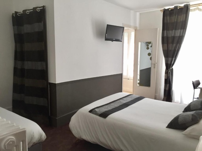 Standard Triple room