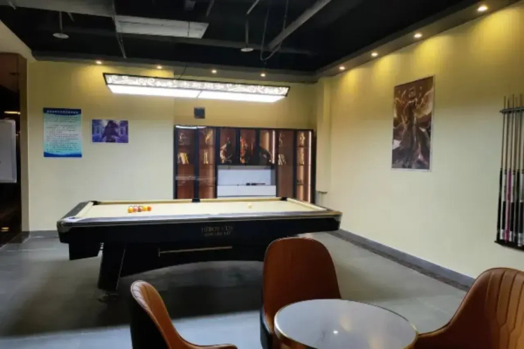 Vienna Hotel (Lingshui Center)