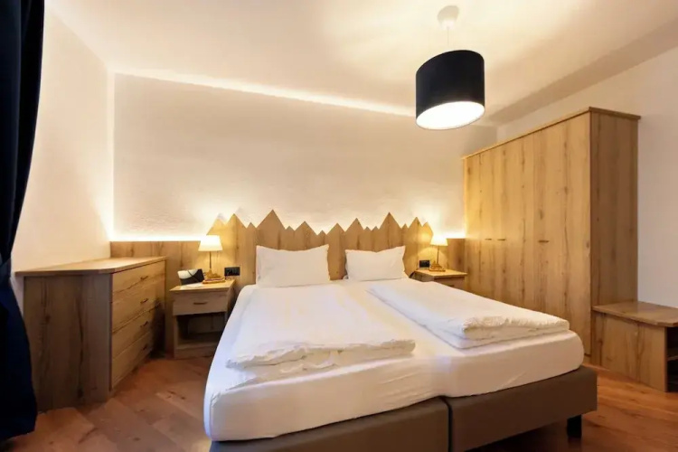 Kyrr Smart Mountain Retreat