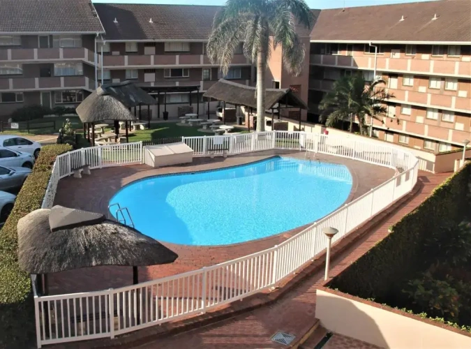 3 Bedrooms Apartment