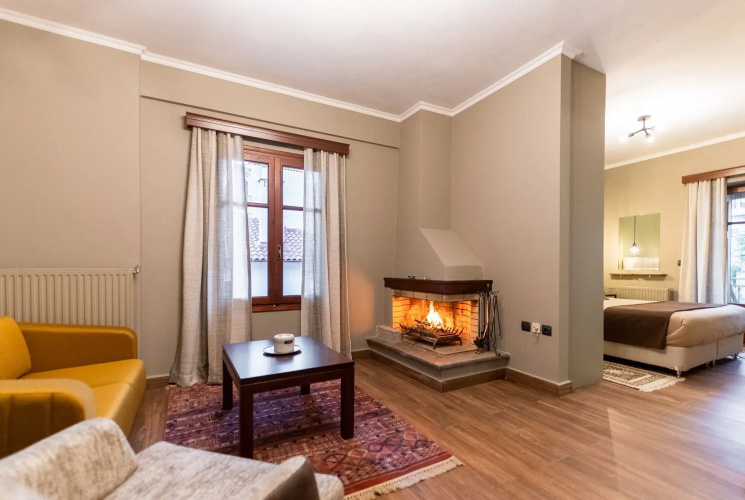 Ef Zin Studios & Suites