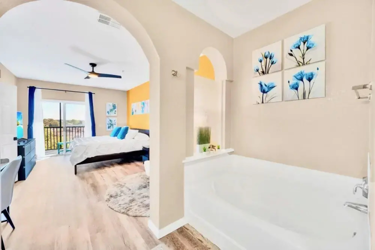 Spacious 2BR Condo Near Disney
