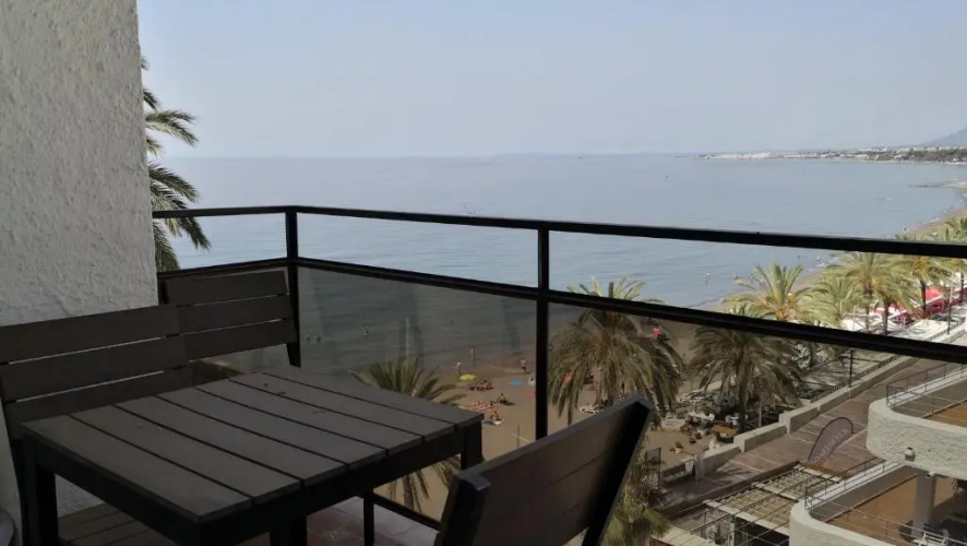 Skol 536C by Completely Marbella