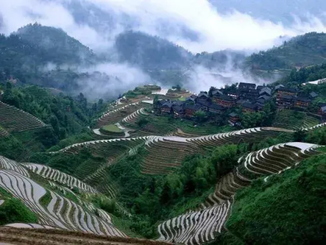 Longsheng Yaosu Express Hotel
