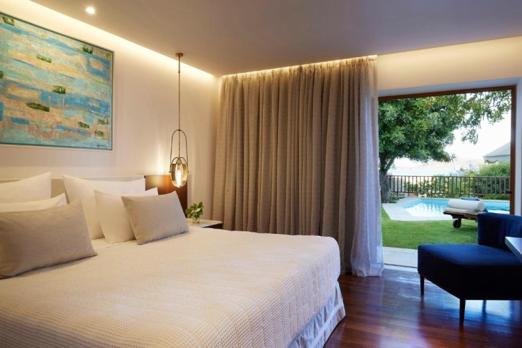2 Bedrooms Peninsula Grand Villa