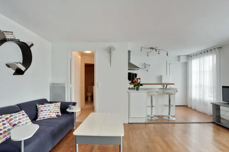 3 people apartment - Paris center by Weekome - Image 8