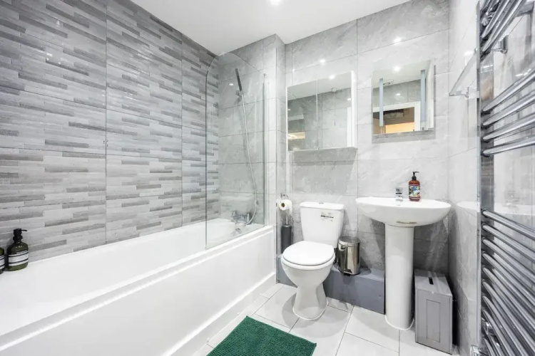 London Oasis Apartment Escape