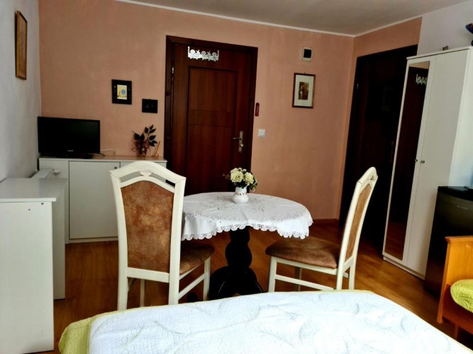 Economy Triple room