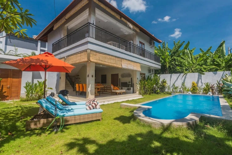 3 Bedrooms Villa