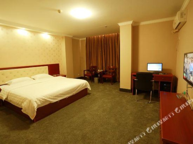 Deluxe Triple Suite