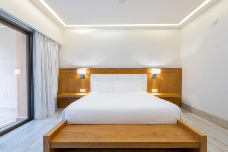 Deluxe room with ocean view