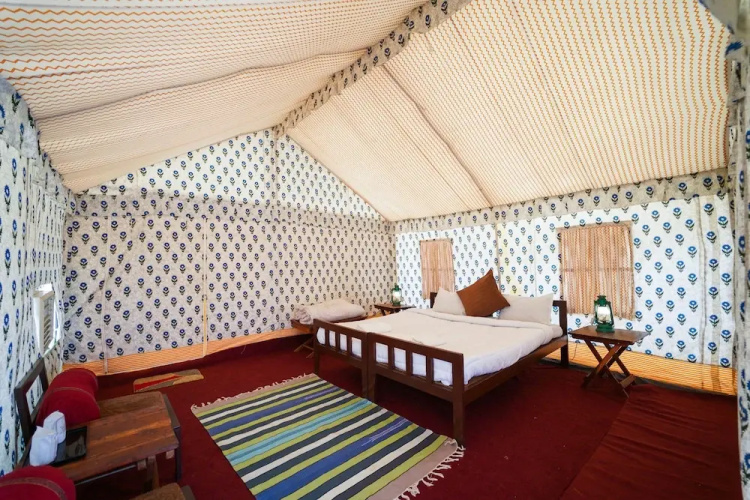 Rajwada Desert Camp by Park Tree