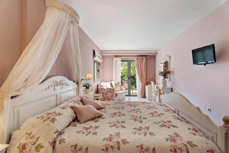 Deluxe Double room with balcony and with sea view