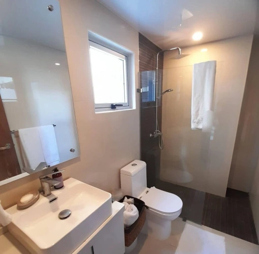 3 Bedrooms Apartment