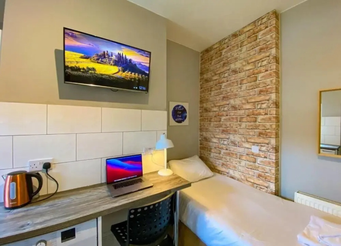 Limpenny Studio Apartment
